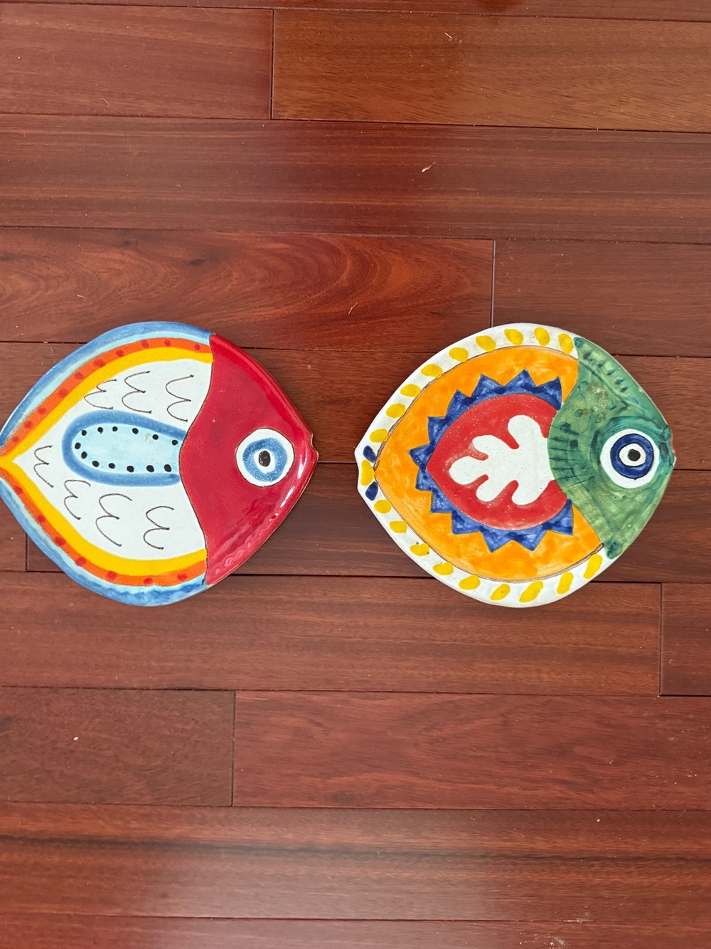VINTAGE DESIMONE ITALIAN POTTERY FISH SHAPED PLATES (2) SIGNED RETRO 8 In Long
